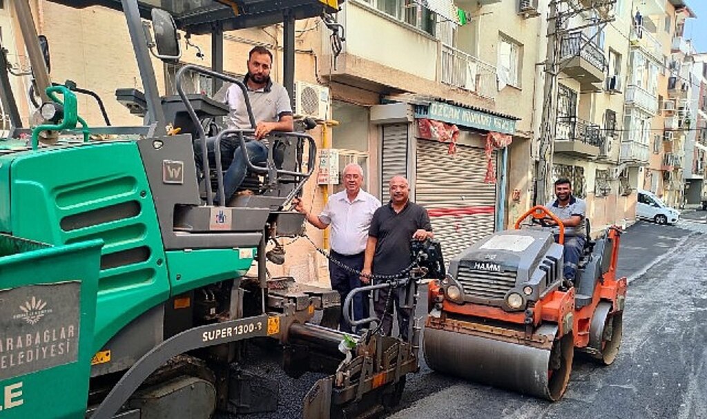 Adnan Süvari Mahallesi'nden asfalt teşekkürü