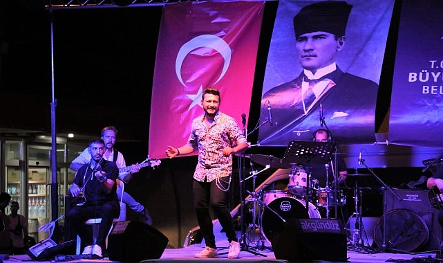 Aydın Büyükşehir Belediyesi'nden Çeçtepe'de Muhteşem Konser