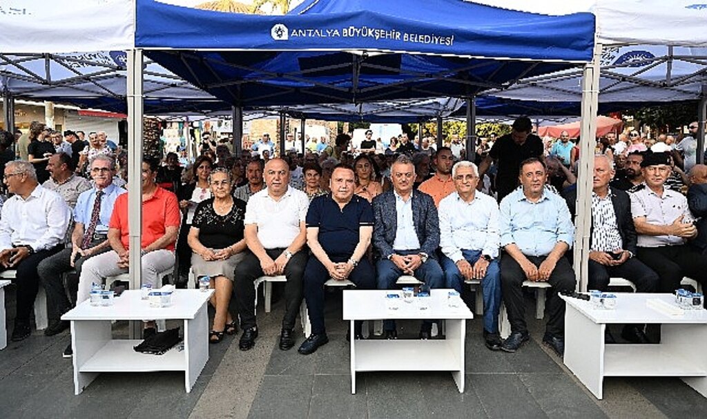 Başkan Böcek Alevi Bileşenleri'nin Aşure etkinliğine katıldı
