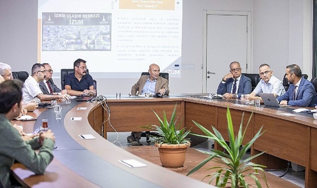 Başkan Soyer mesaiye İzmir Ulaşım Merkezi'nde başladı