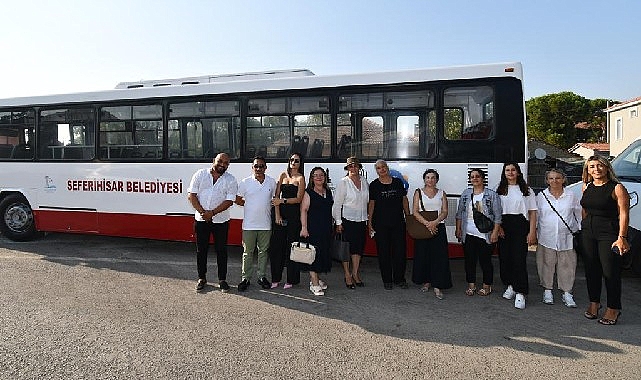 İzmir Büyükşehir Belediyesi'nden Seferhisar Belediyesi'ne otobüs