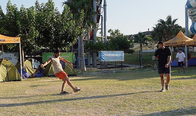 İzmir Büyükşehir'in ücretsiz gençlik kampları büyük ilgi görüyor