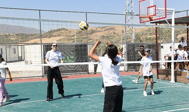 Team Paribu ve İhtiyaç Haritası, Hatay'da 400 çocuk ve gencin faydalanacağı spor alanı inşa etti