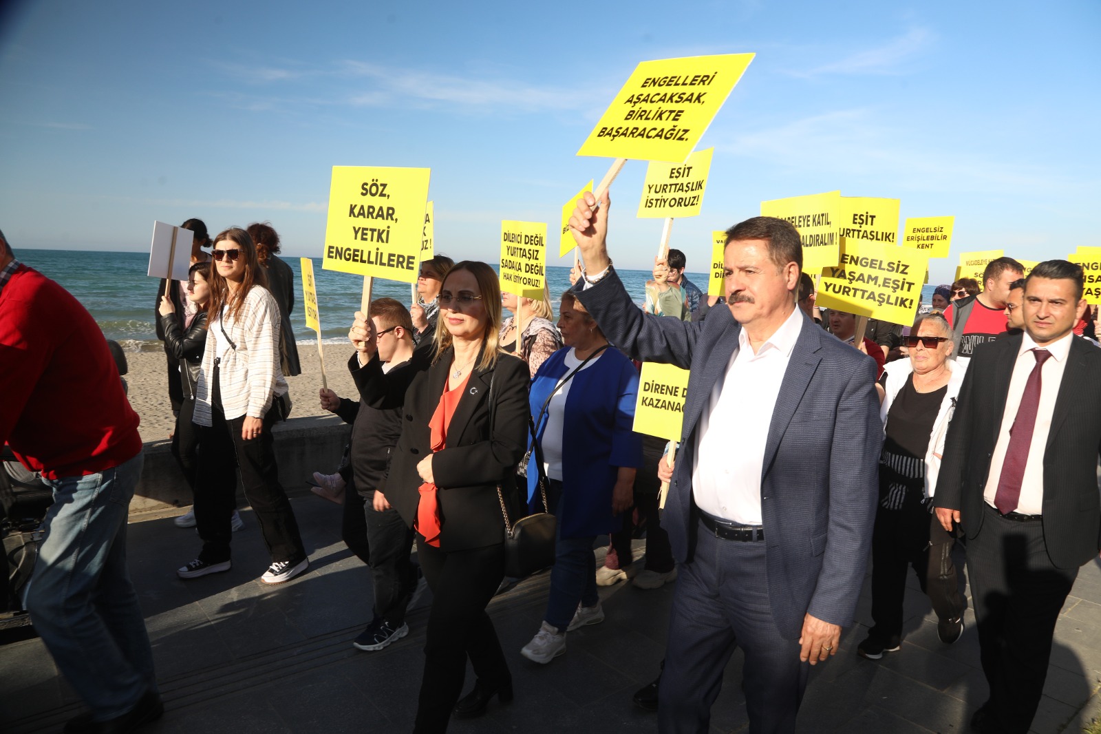 Atakum'da engeller dayanışmayla aşılıyor