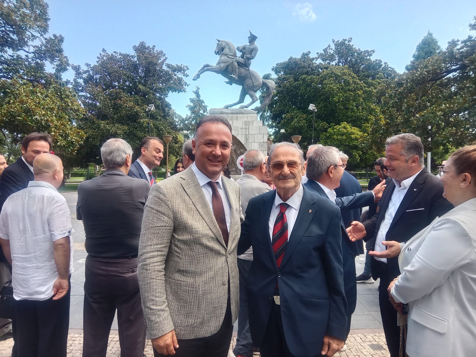 AKCAGÖZ, CHP'NİN 100.YILINI KUTLADI