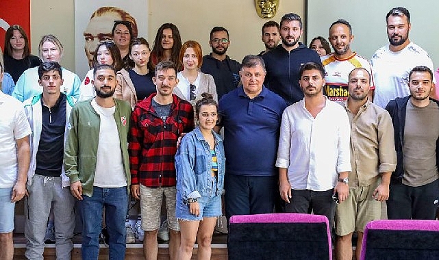 Başkan Tugay, Gençlerle Buluştu;