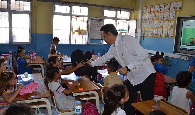 Dikili Belediyesi'nden Eğitime Destek