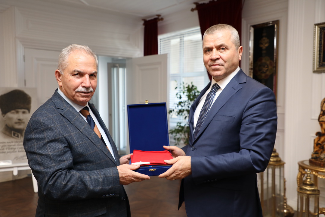 YENİ KAYMAKAM DEMİR'DEN BAŞKAN DEMİRTAŞ'A ZİYARET