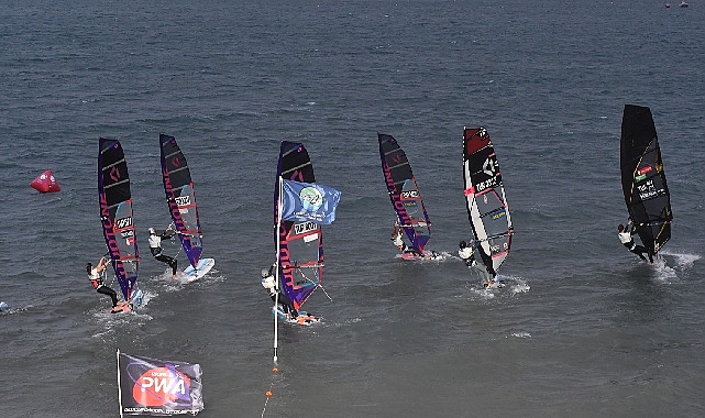 'Alaçatı Wind Fest' Açılış Kortejiyle Başlıyor