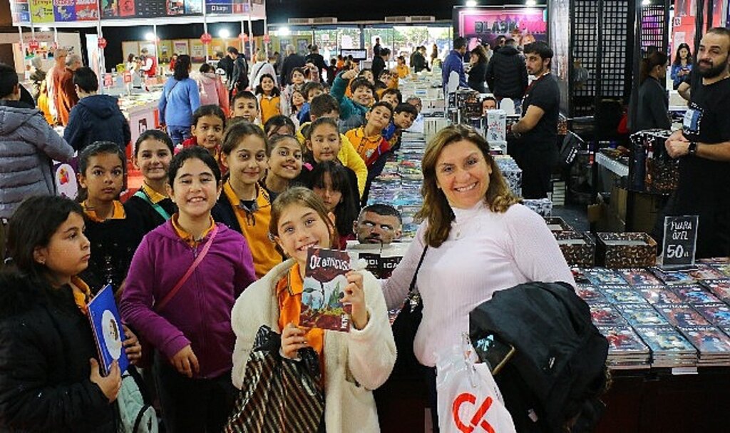 13. Antalya Kitap Fuarı'na Vali Şahin'den ziyaret