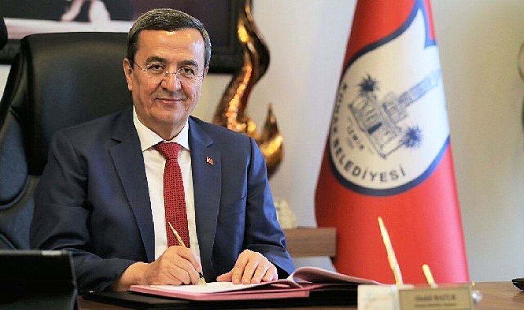 Başkan Batur'dan kadına şiddeti önleme belgesine imza