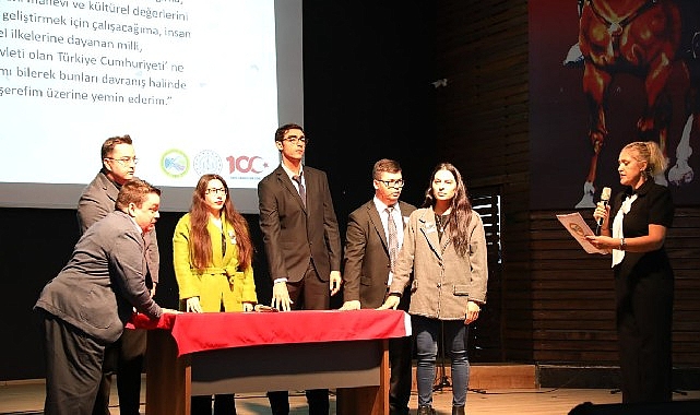 Edremit'te Öğretmenler Günü kutlandı