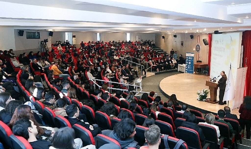 5 mezun ilişkileri çalıştayı deü'de yapıldı
