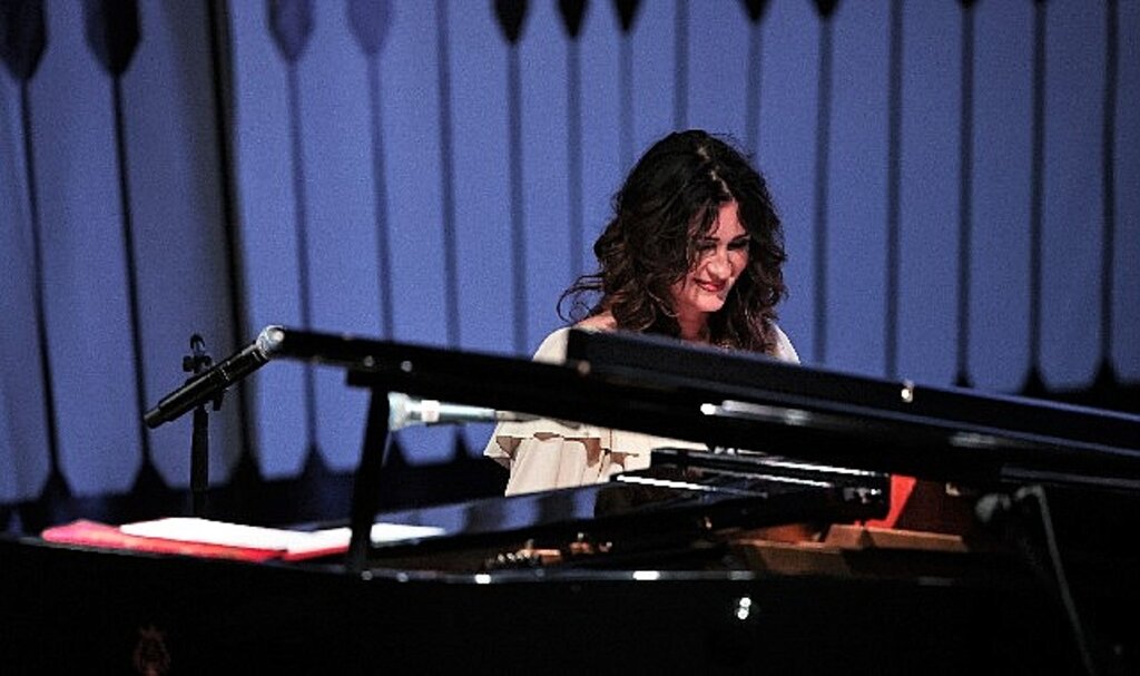 Anjelika Akbar'dan muhteşem konser