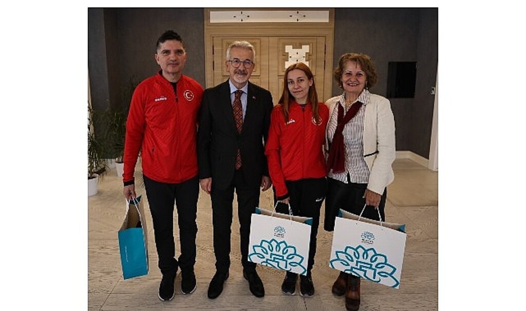 Başarılı sporculardan Başkan Erdem'e ziyaret