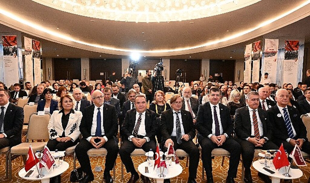 Başkan Böcek Girişimcilik Günleri Ödül Törenine katıldı