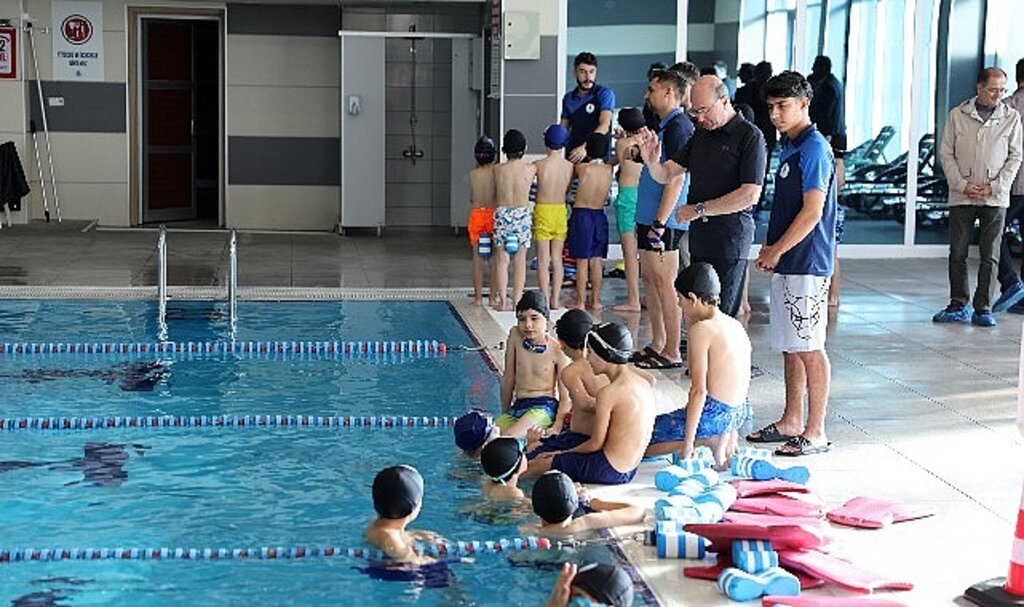 Başkan Pekyatırmacı'dan spor okullarına ziyaret