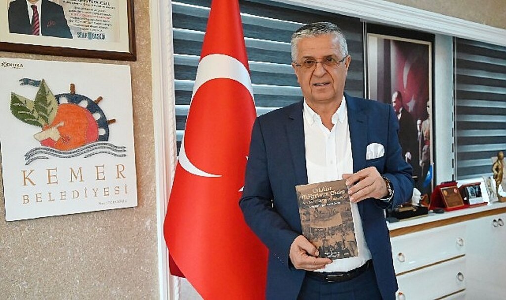 Başkan Topaloğlu'ndan öğretmenlere anlamlı hediye