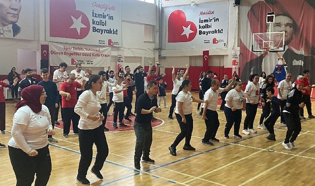 Bayraklı'da engelliler günü kutlaması Başkan Sandal,