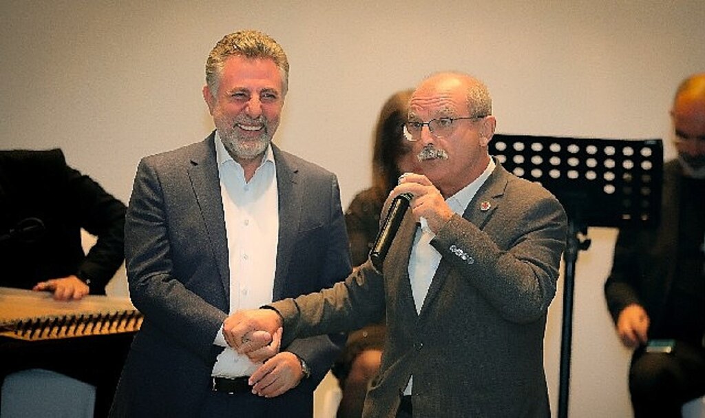 Bayraklı'nın muhtarları Başkan Sandal'ın yanında