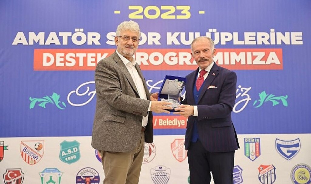 Bayrampaşa Belediyesi'nden spor kulüplerine büyük destek