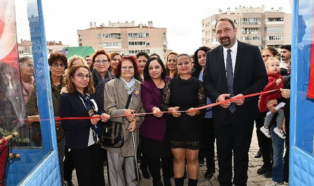 Çiğli'de Kadınların İşleteceği Kafe Hizmete Girdi