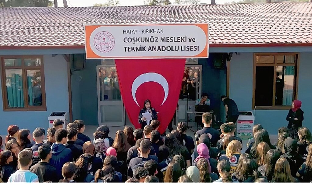 Coşkunöz Eğitim Vakfı'nın Hatay Kırıkhan'daki eğitim kompleksinde eğitim devam ediyor
