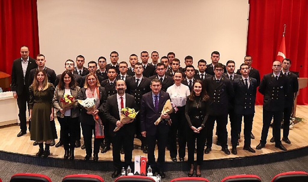 Deü'nün türk dış ilişkileri masaya yatırıldı