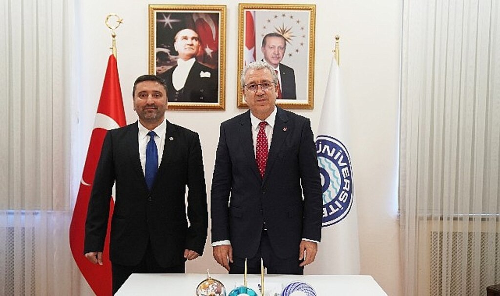Egeli bilim insanı Prof. Dr. Tonbul'dan doktora eğitimine yönelik rehber niteliğinde proje