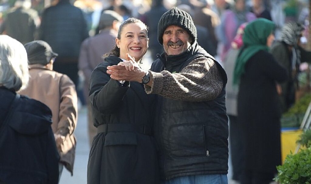 Filiz başkan'a pazarda sıcak karşılama
