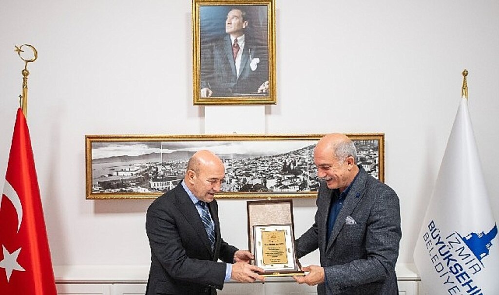 İzmir Şanlıurfa Federasyonu'ndan Başkan Soyer'e teşekkür ziyareti