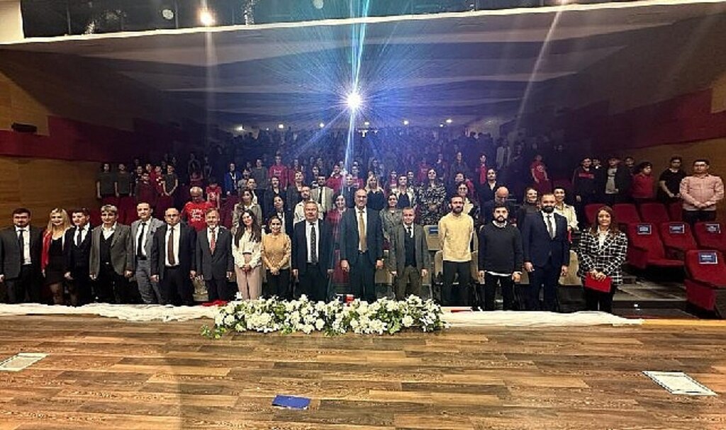 Karşıyaka Evrensel Çocuk Merkezi'ne 'İzmir'in Enleri' ödülü