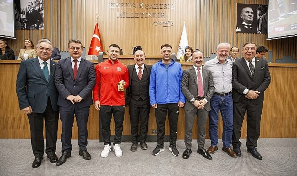 Kemeraltı esnafından 2024'te katı atık bedeli alınmayacak