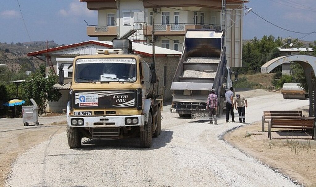 Kırsal yollara 596 milyon TL'lik yatırım