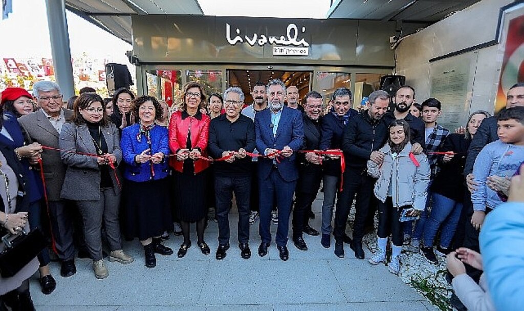 Livaneli'den Başkan Sandal'a övgü: