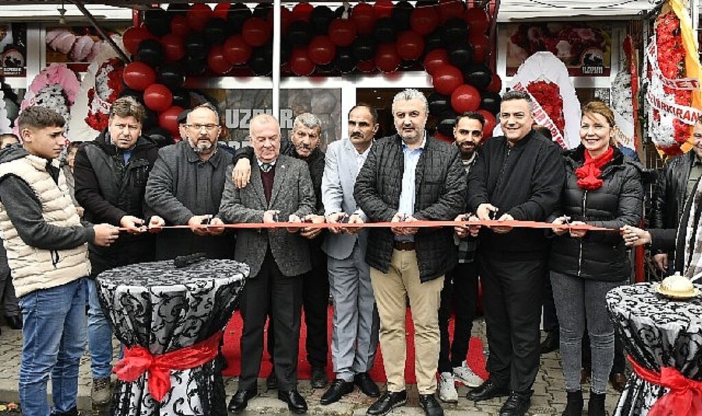 Malkara belediye başkanı Ulaş Yurdakul Uzdur Kardeşler et'in açılışını gerçekleştirdi.