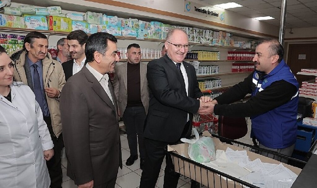 Sivas Belediyesi'nden ihtiyaç sahibi ailelere nakit yakacak desteği