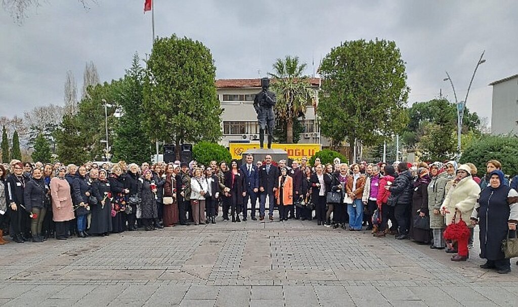 Türk Kadınına Seçme ve Seçilme Hakkı verilişinin 89. Yılı Gölcük'te kutlandı