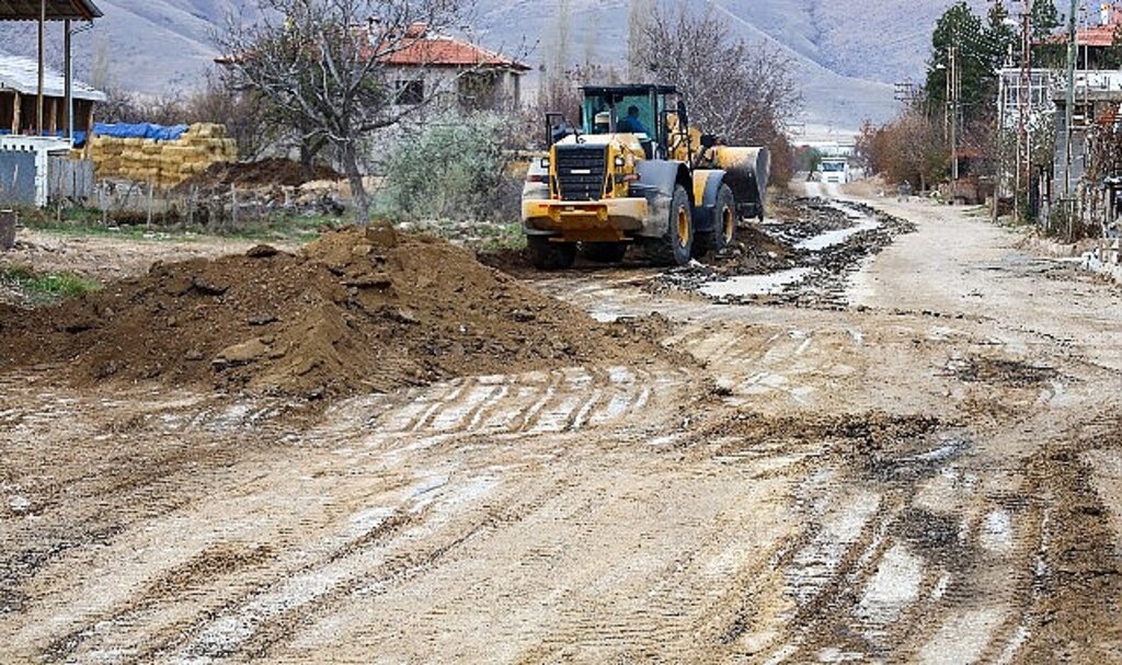 Yahyalı'da yollar asfaltlanmaya hazırlanıyor