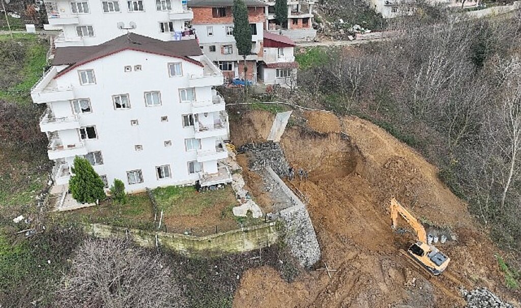 Acara Mahallesi'nde toprak kayan alan güvenli hale getirildi