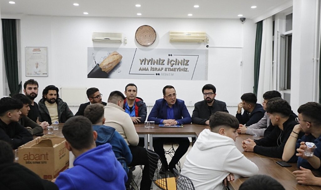 Başkan Savran, Tügva'lı Gençlerle buluştu