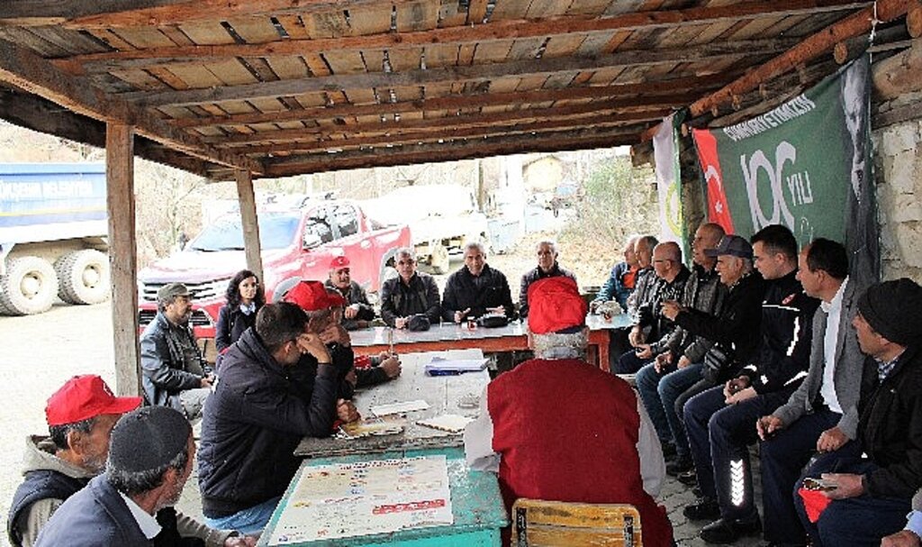 Büyükşehir Belediyesi'nin orman köylüsüne yangın eğitimi sürüyor