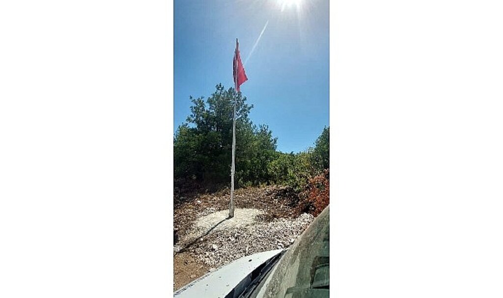 Cumhuriyet'in 100.yılında bayraksız mahalle kalmasın