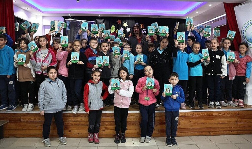 Göl Yazıevi'nin konuğu Serdar Uslu öğrencilerle buluştu