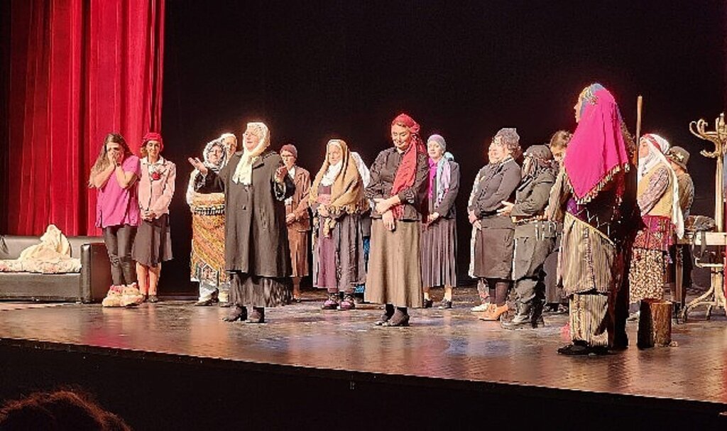 Hatay için sahnelenen