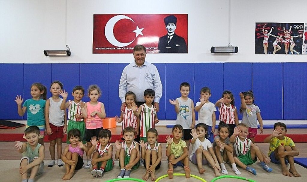 Karşıyaka Belediyesi 1 yılda 50 bin kişiye spor yaptırdı