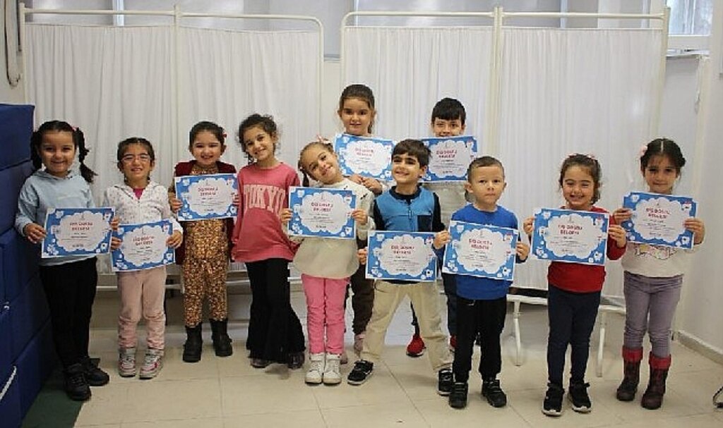 Karşıyaka'da bin 750 çocuk diş taramasından geçirildi
