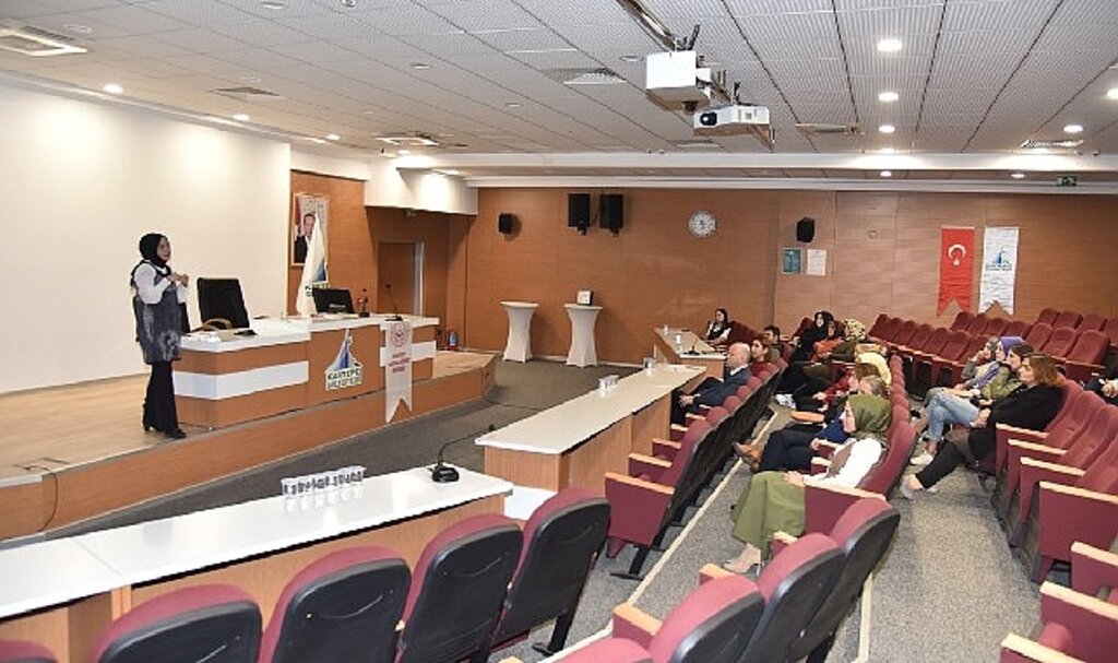 Kartepe'de mutlu aile, mutlu toplum semineri