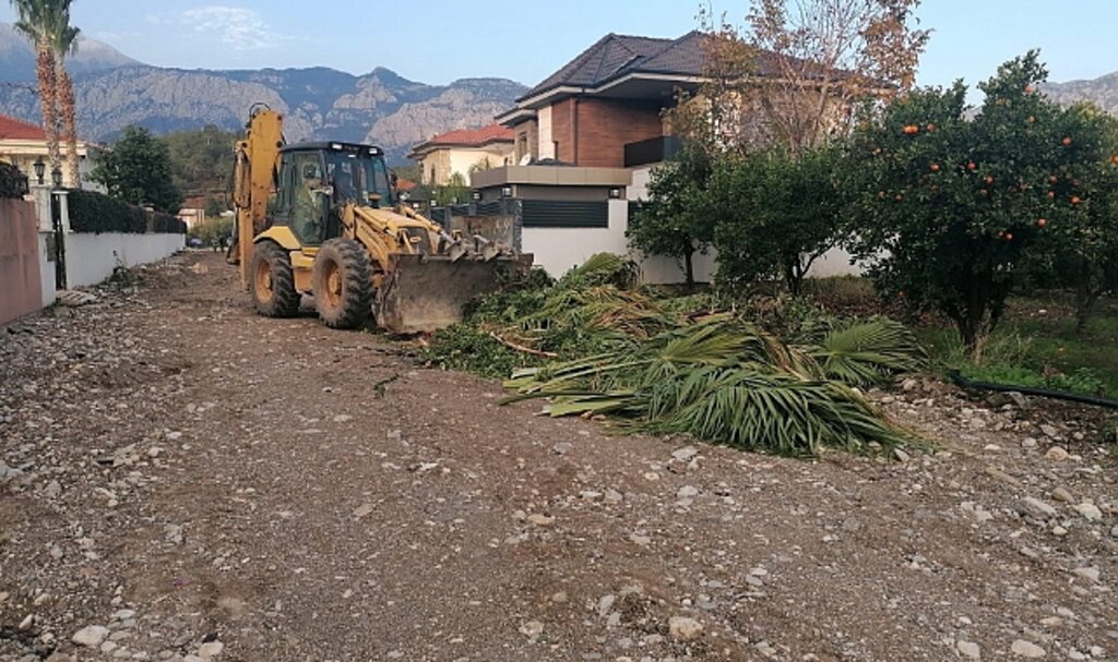 Kemer'de temizlik çalışmaları