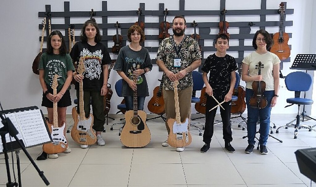 Kocaeli Büyükşehir'in merkezleri gençliğe değer katıyor